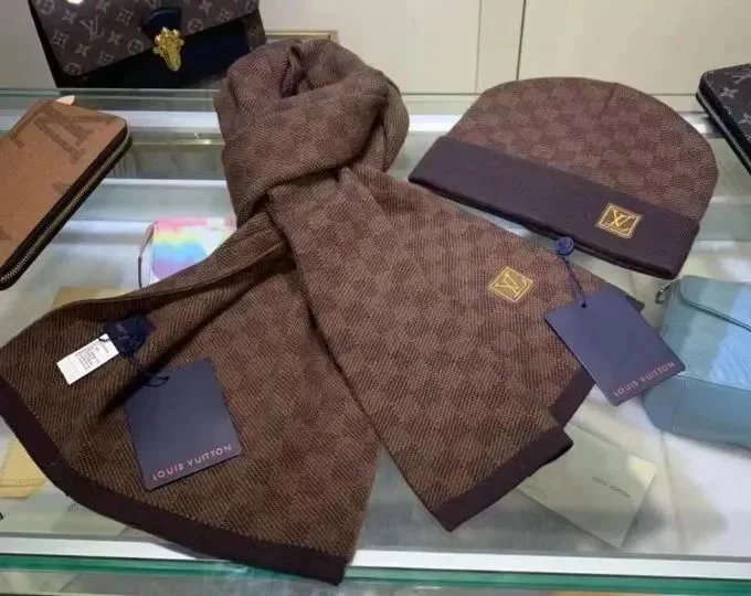 Two piece set of 10 (L woven label)